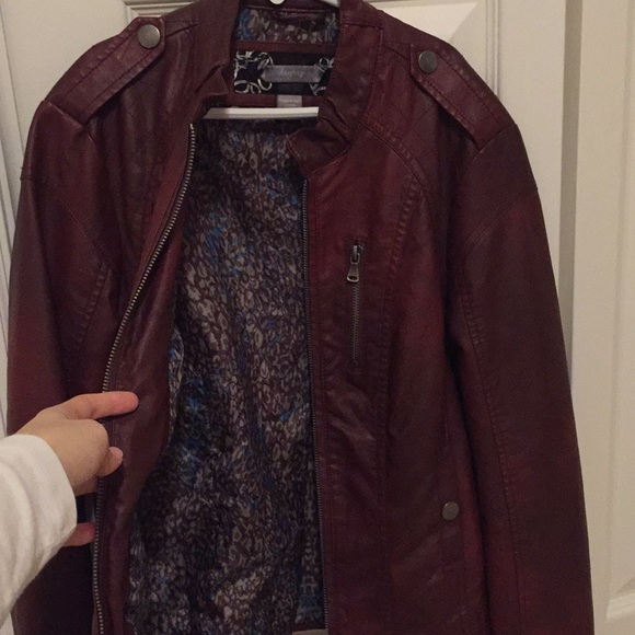 Buckle burgundy leather jacket - Picture 3 of 5
